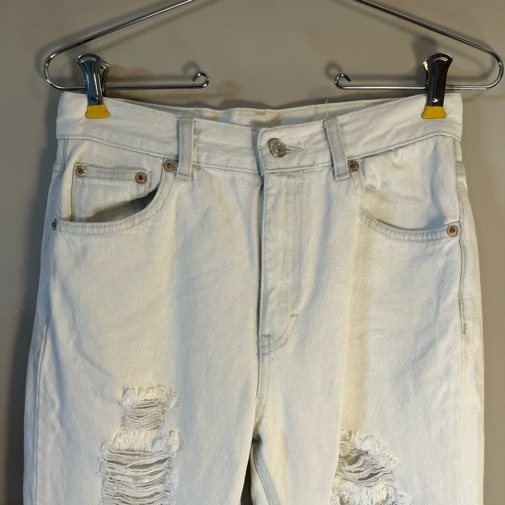Pull & Bear White Distressed High Waist Boyfriend Jeans Size 27